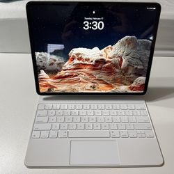 BARELY USED iPad Pro 4th Gen 12.9” 256gb And Apple Magic Keyboard