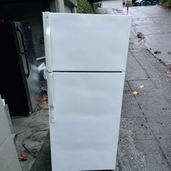 GE White Refrigerator - Can Deliver 