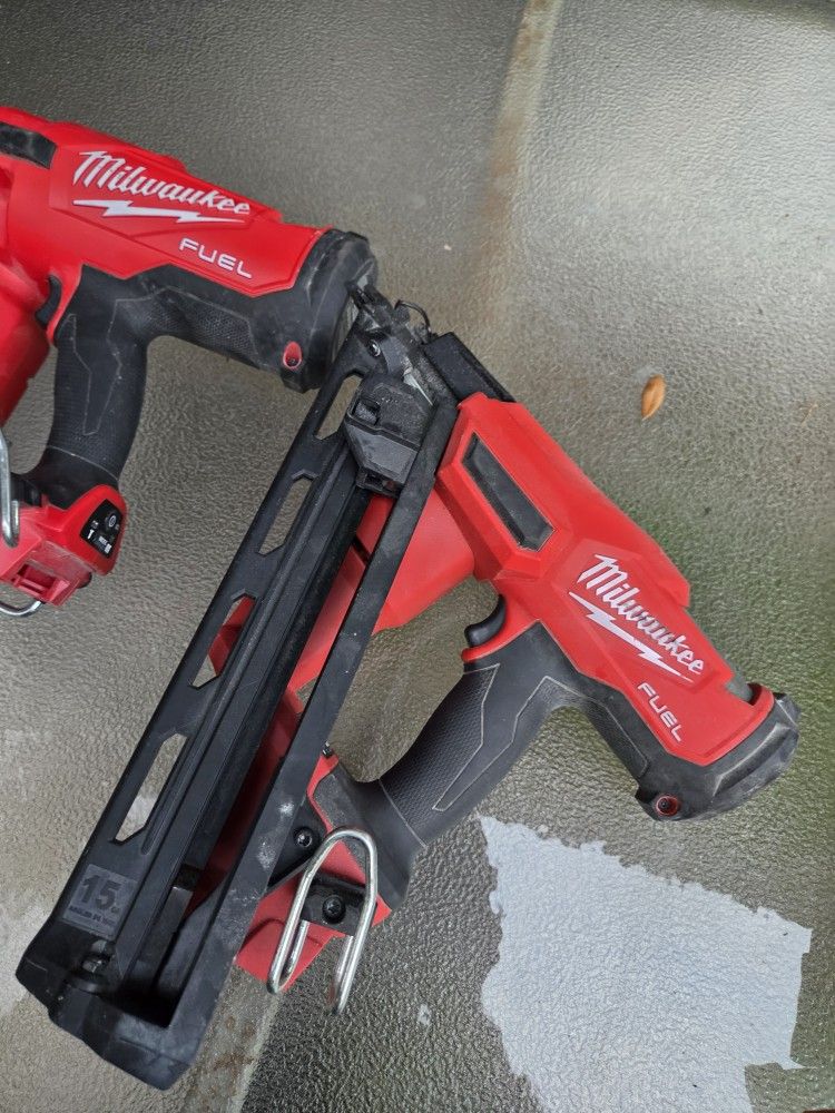 Milwaukee Nail gun 15