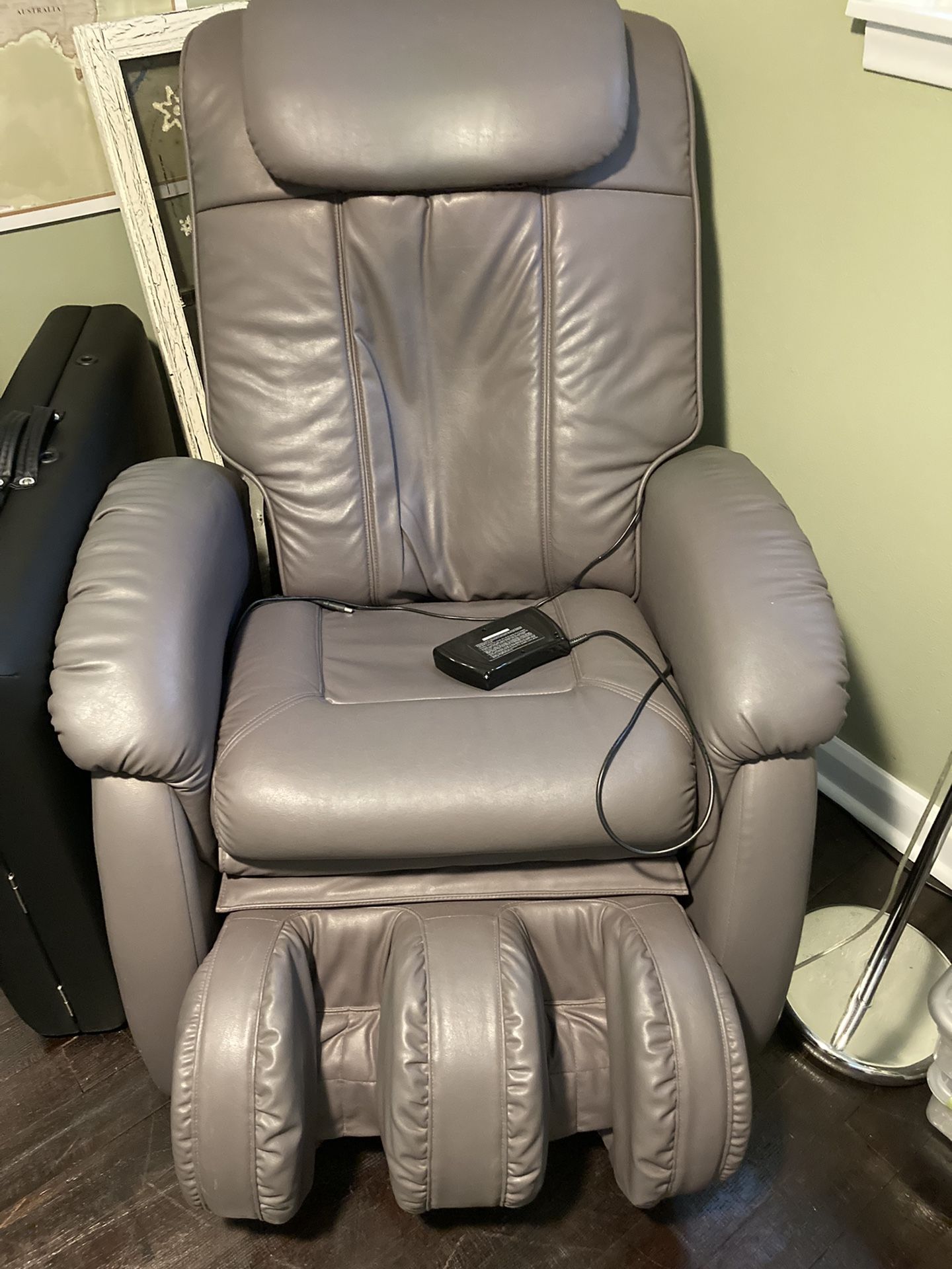 AirMed Model 8000 Massage Chair