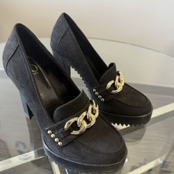 JLo Jennifer Lopez black suede platform high heels front gold chain size 6M