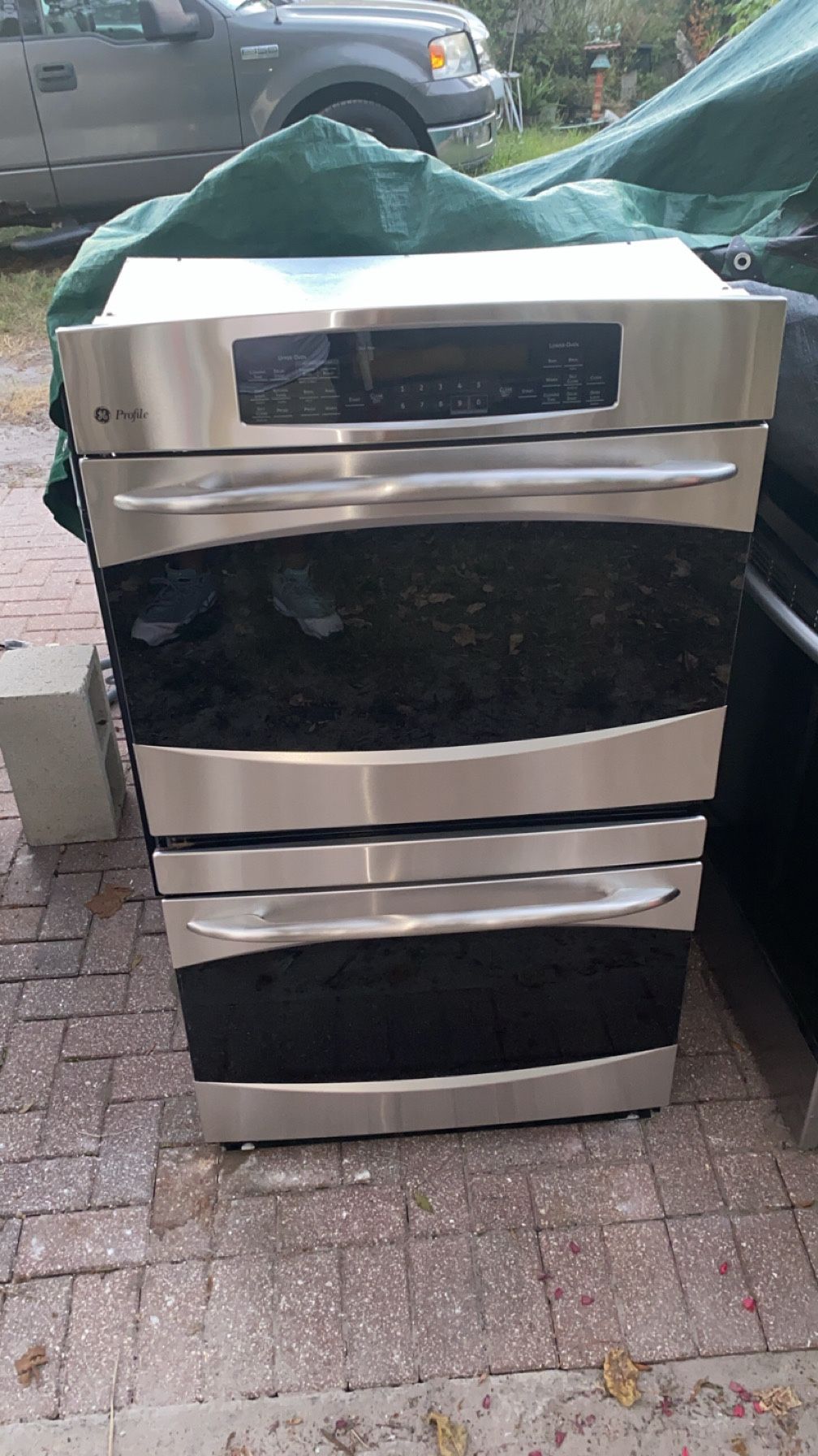 GE Profile 30” Built In Double True European Convection/ Thermal Wall Oven