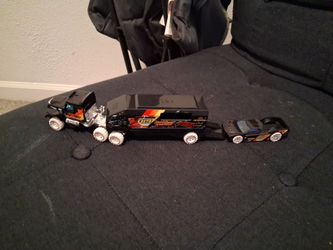 Hot wheels with ramp