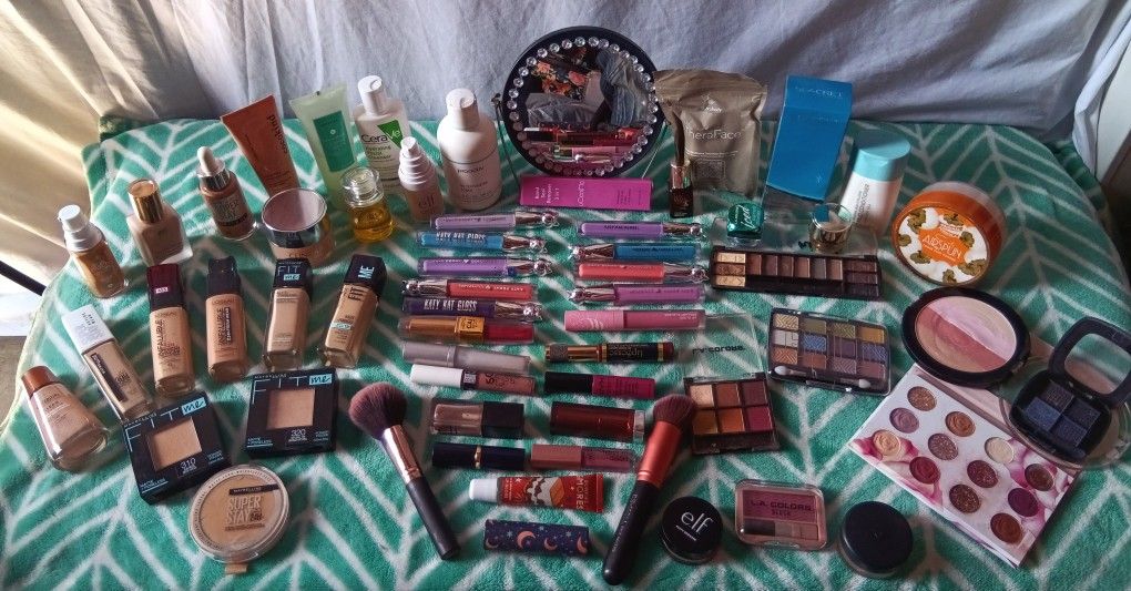 Women's Beauty Accessories Bundle