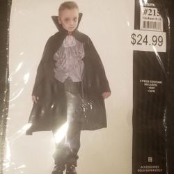 🚨REDUCED - Childs Vampire Costume 