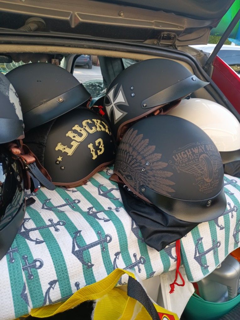 VCOROS MOTORCYCLE HELMETS.