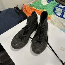 Black Size 8 Woman’s Converse High Top
