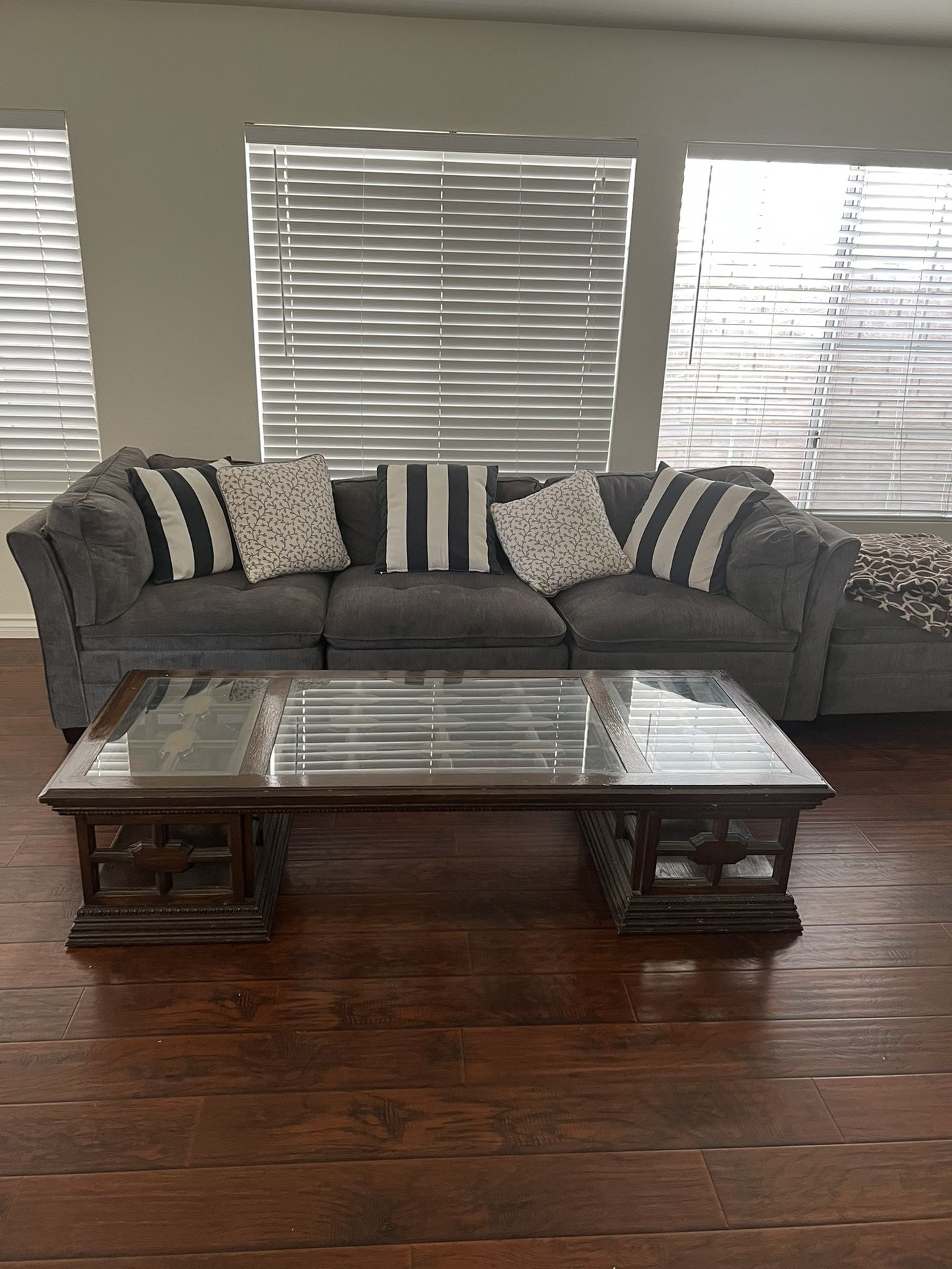 Beautiful Solid Wood /Glass Coffee Table