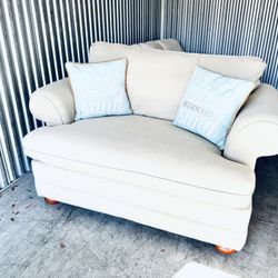 Unique High End Robb & Stucky Coastal Twin Size Sleeper Sofa( Mattress Never Used)