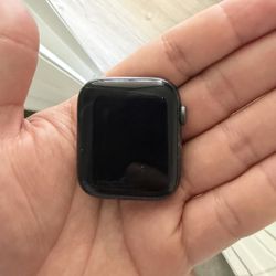 Apple watch 5, Good Battery, Dont Use Anymore, Comes With Charger