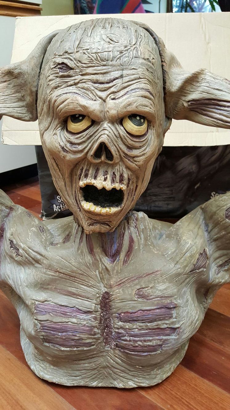 Halloween Prop Tormented Zombie motion activated