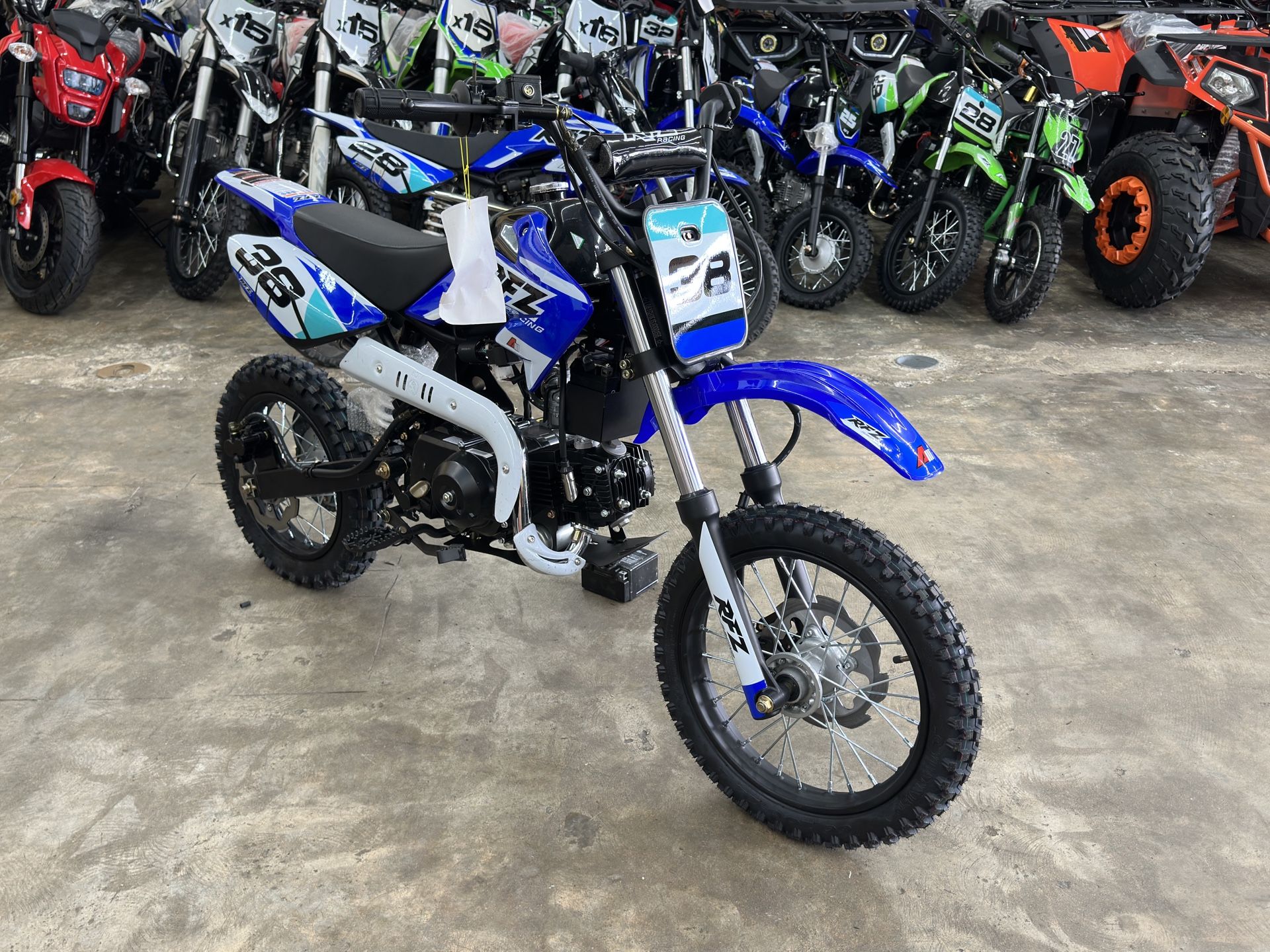 38 APOLLO RFZ DIRT BIKE 110CC