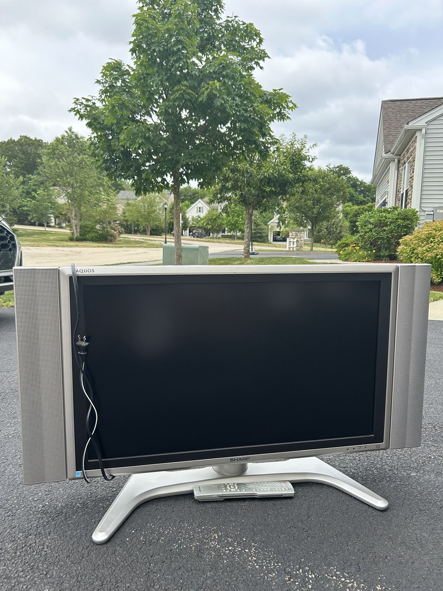 Sharp AQUOS 32” LCD HDTV – Clean, Includes Remote 