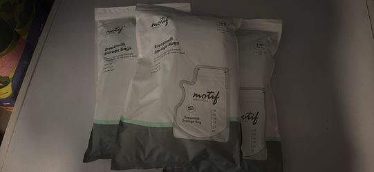 Motif Breastmilk storage bags ( 300 count between the bags)