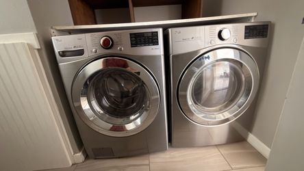 Matching LG Washer/Dryer Set