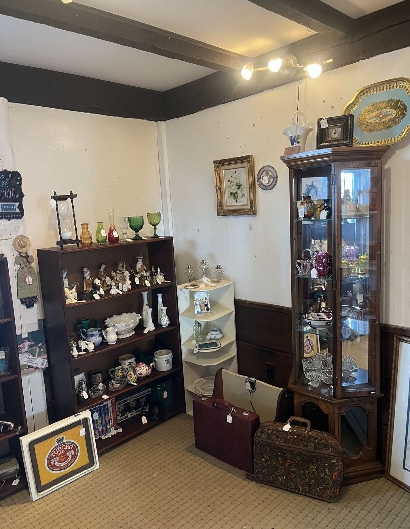 VINTAGE FURNITURE AND COLLECTIBLES