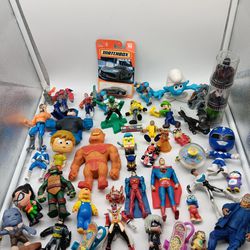 Mixed 45 Piece Random Toy Action Figure / Figurine Lot (Read)