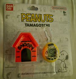 Bandai Namco Peanuts Tamagotchi Nano With Snoopy Doghouse Case New