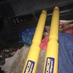 2-like new Monroe gas magnum shock heavy duty shock for Chevy pick up truck for the rear less than 3-miles on them part number is P293H-34985 $20.00