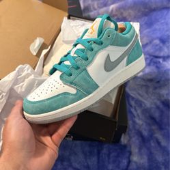 Jordan 1 Low GS New Emeralds Sz 6.5y