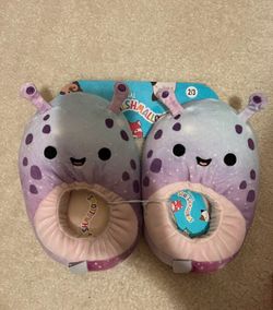 Squishmallows kids slippers - new