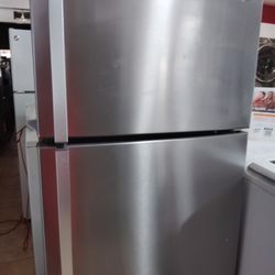 Whirlpool Refrigerator Everything Good 