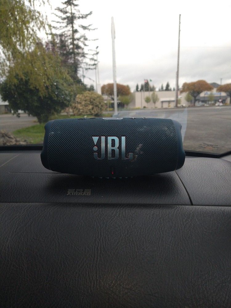 JBL BLUETOOTH SPEAKER