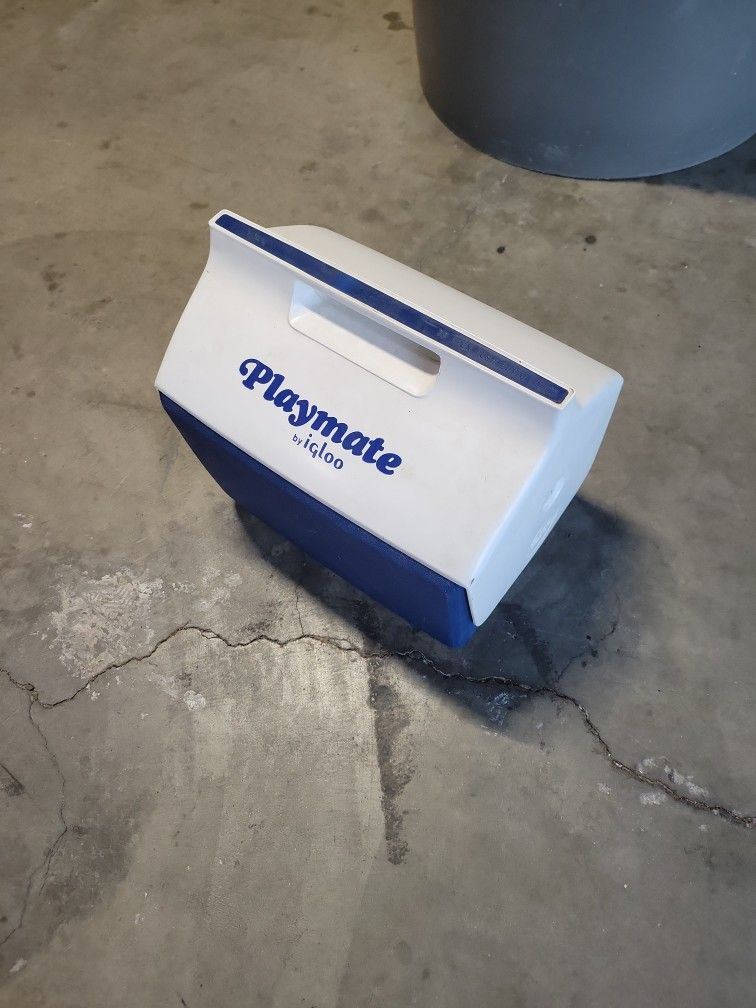 Igloo Playmate Cooler 