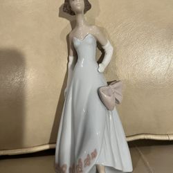 Lladro Glamour On The Runway. 