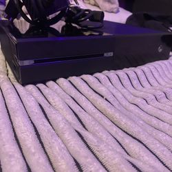 Xbox One , Has All The Wires 