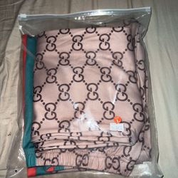 Brand new Gucci Outfit 