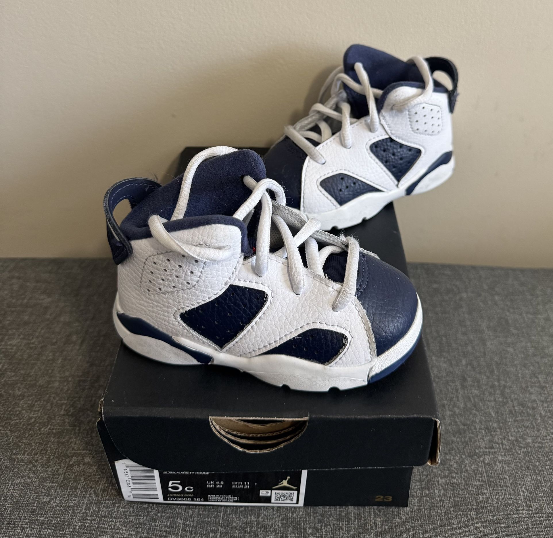 Jordan 6 Retro - White & Navy Blue - Size 5c $25