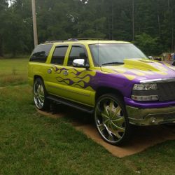 Custom 2002 Chevy surburban