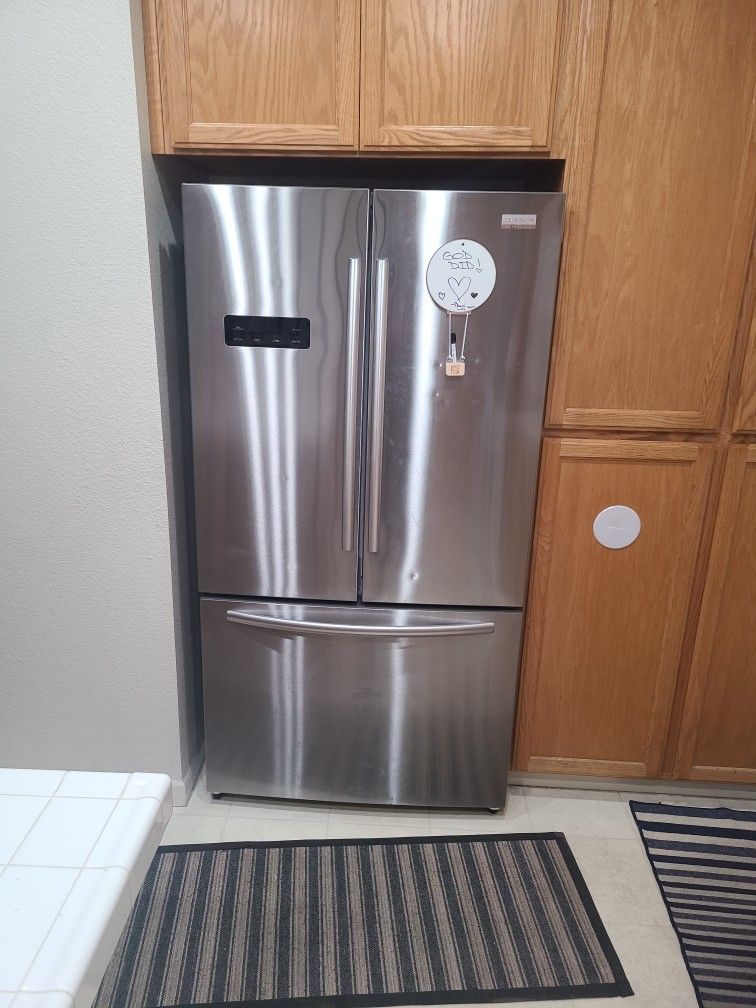Furrion Refrigerator $200