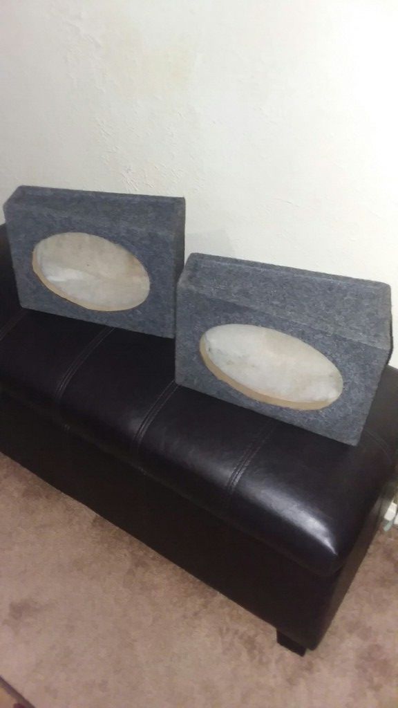 PAIR OF 6X9 SPEAKER BOXES, WEDGE STYLE, ASKING $20