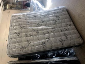 Full mattress with box spring