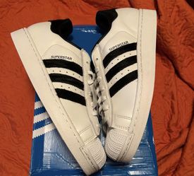Brand New Adidas Superstar II - 11W/12M