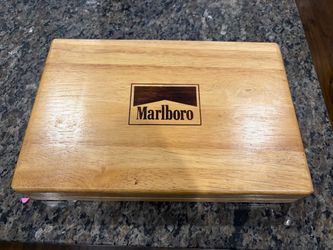 Vintage Marlboro Poker Chip Set With 2 Card Decks in Wooden Box