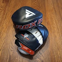RDX Focus Pad With Strap White/Black - FPR-T1W