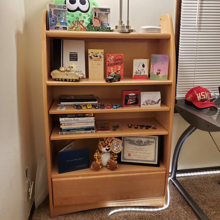 Wooden Bookshelf 5 Shelf W/ Bottom Drawer 