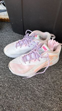 Nike Women Volleyball Court Shoes Size 8