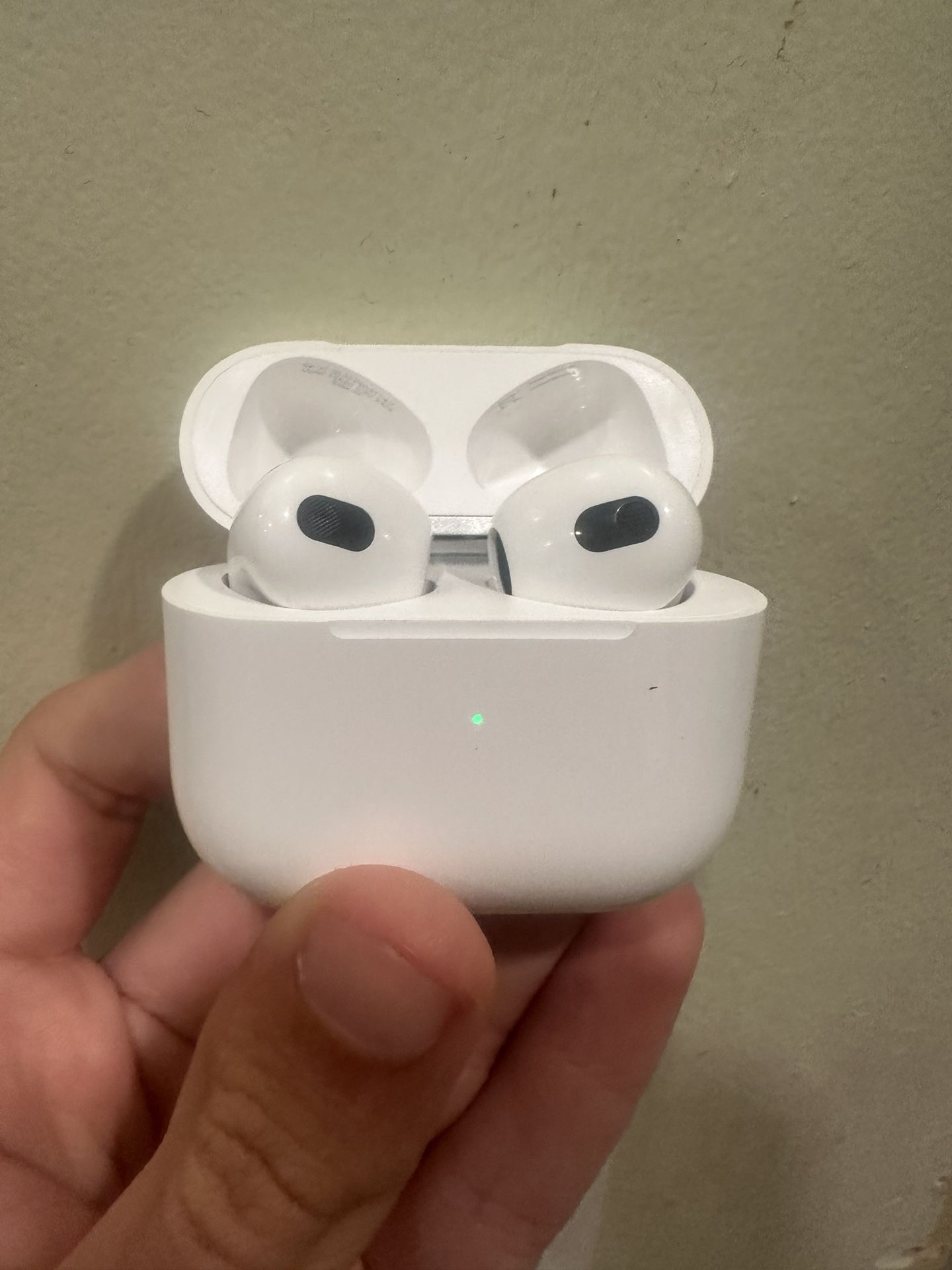 AirPods