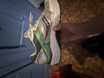 SAUCONY GREEN SHOE
