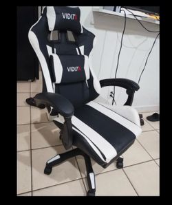 Silla gamer (nueva en su caja)