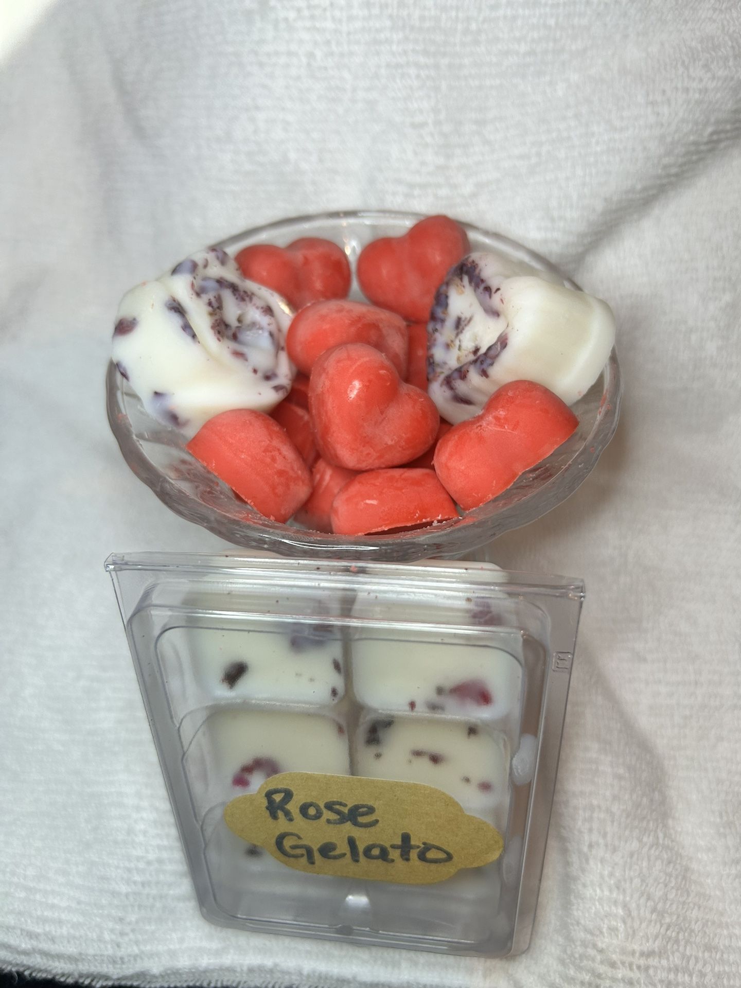 Sit Wax Melts: Rose Gelato Scent $10 ( Glass Is not Included)
