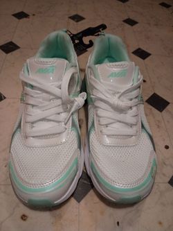 Women's shoes