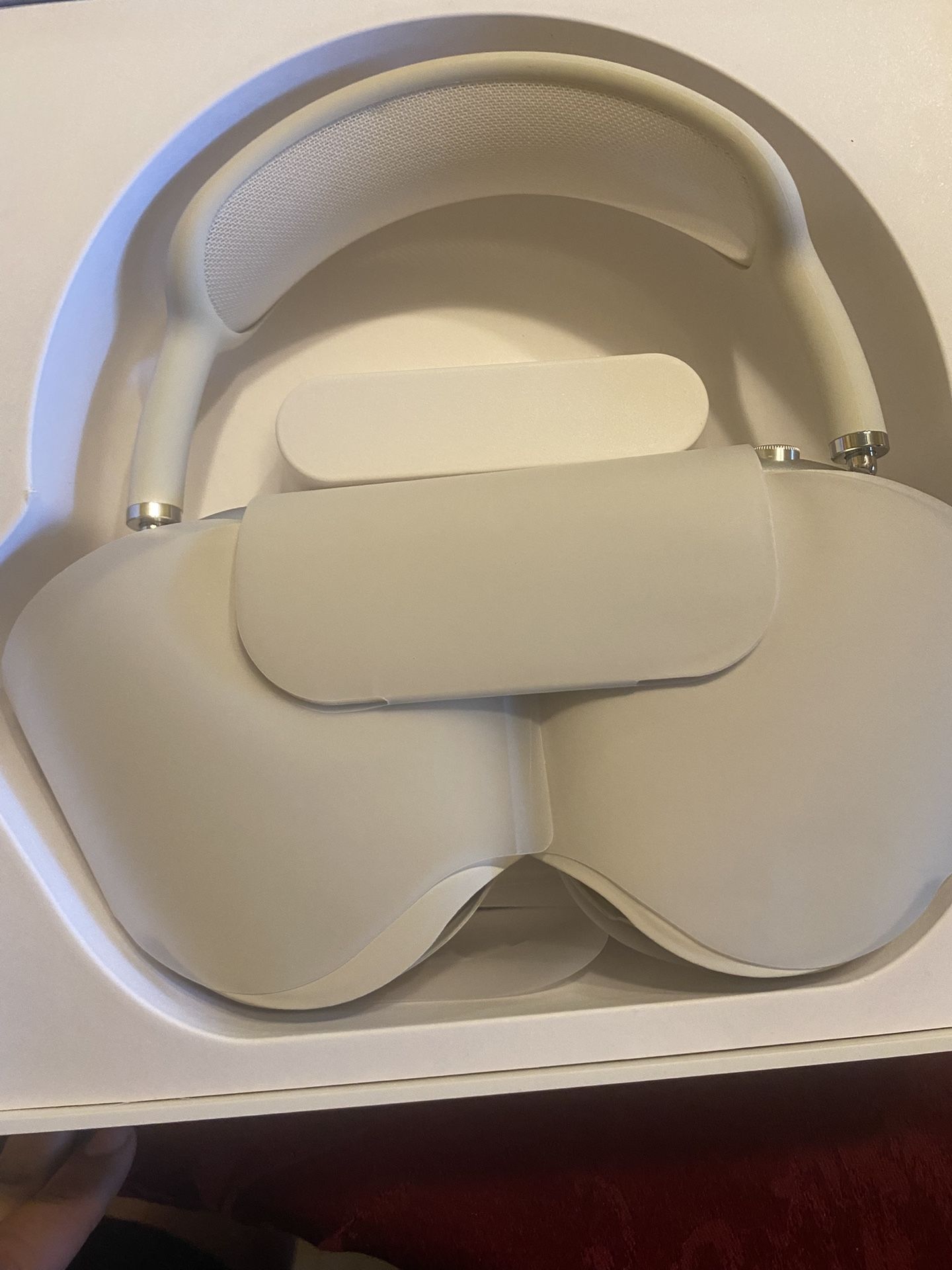 Starlight Apple Air Pod Max Comes With Receipt