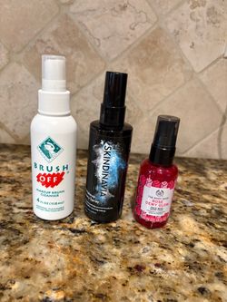 Makeup Spray Bundle – Brush Off, Skindinavia, Body Shop