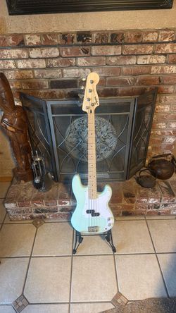 Squire Affinity Precision Bass In Mint condition. Quite nice!!