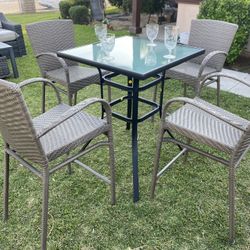 brand new patio set 
